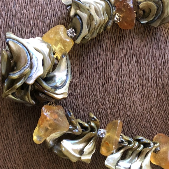 Gorgeous amber shell necklace designer show stoppe - Picture 4 of 10